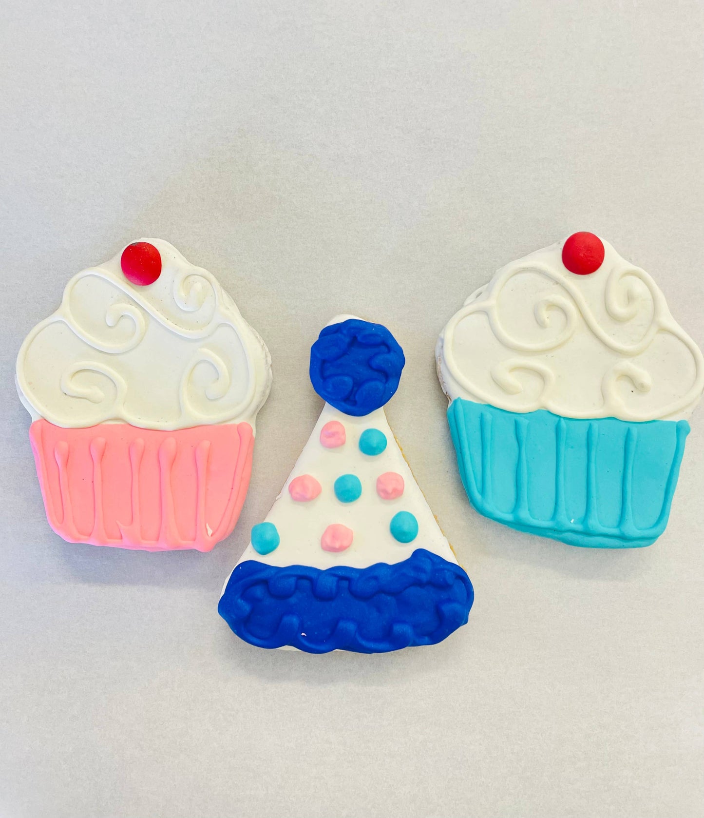 Happy Birthday Fido! Lucky Biscuit Pet Bakery Pupcake Cookie Blue 3.5" Packaged